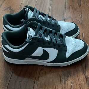 Nike Men’s Low-Top Sneakers — Dark Green & White
